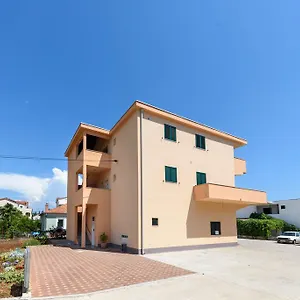 Apartament Robi
